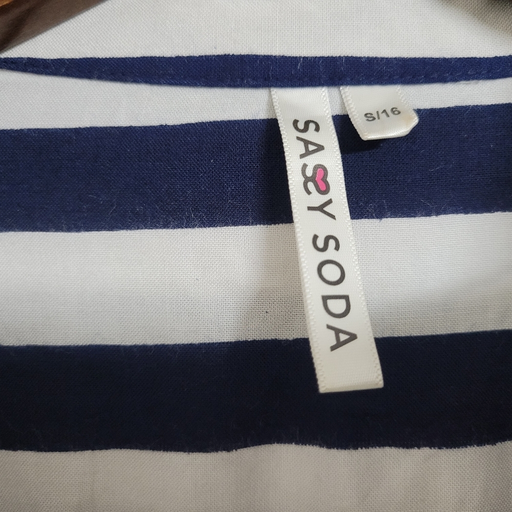 ✨️Chic Striped Button Down Shirt - Picture 4 of 9